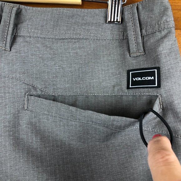 Volcom Tan Coastal Beachy Surf & Turf 2 Way Stretch Shorts Athletic Comfy - Picture 8 of 15